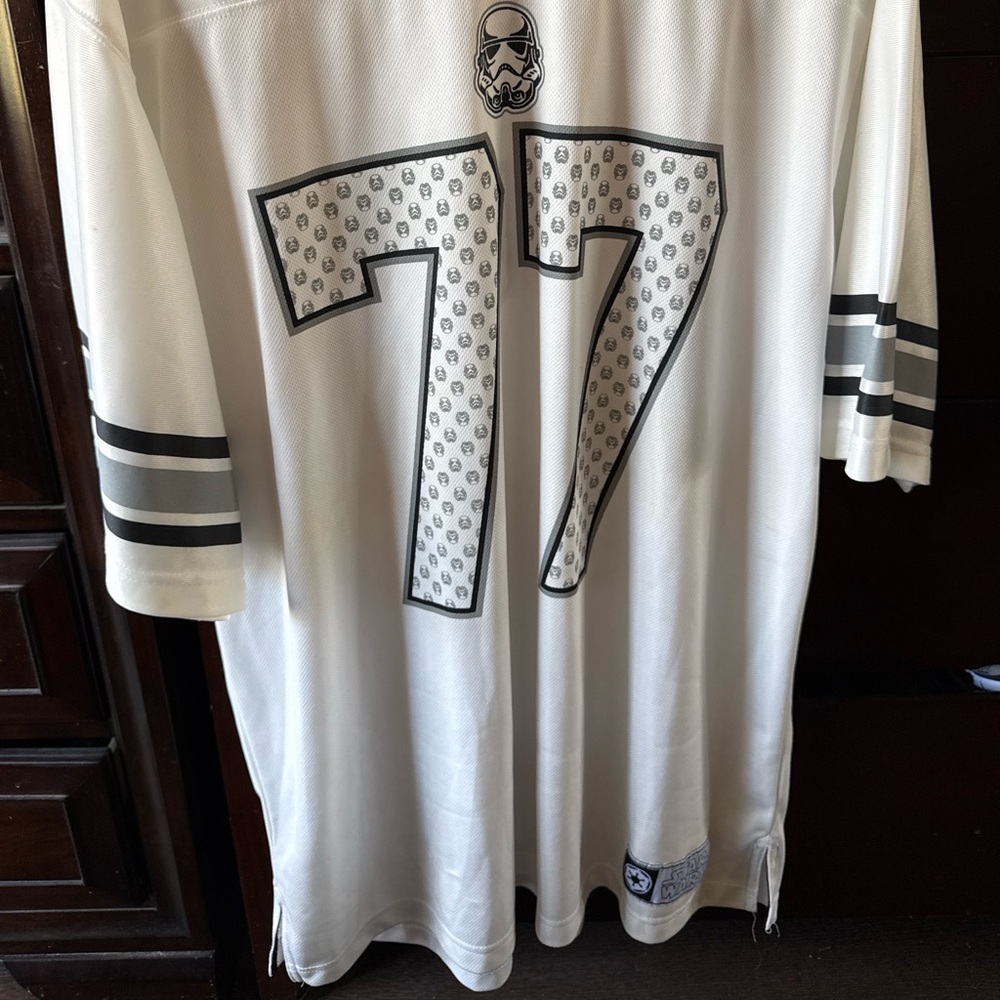Star Wars Stormtrooper #77 Jersey Men’s XL Fan Shirt
